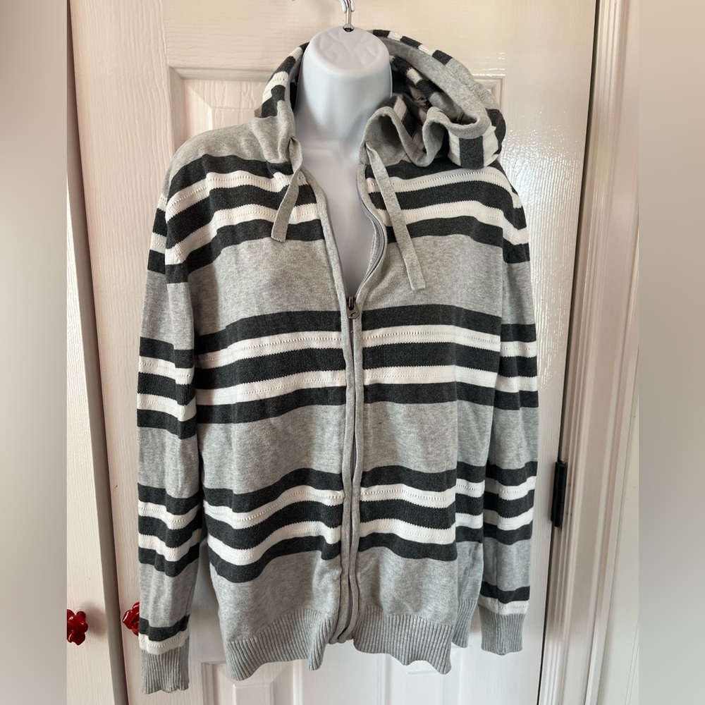 Striped retrofit brand Sweater size large full zip gray/white